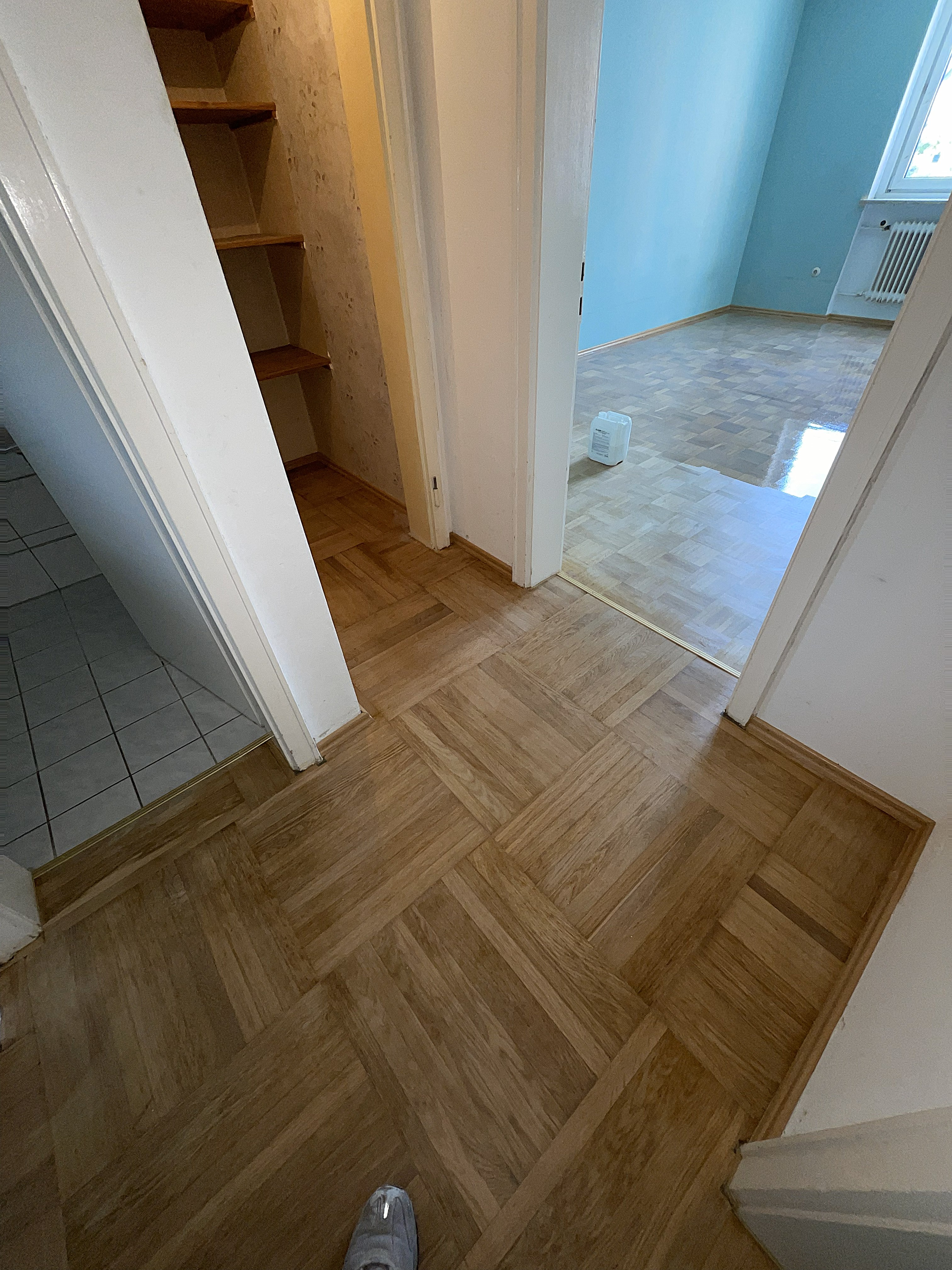 Versiegeltes Parkett mit Glanz